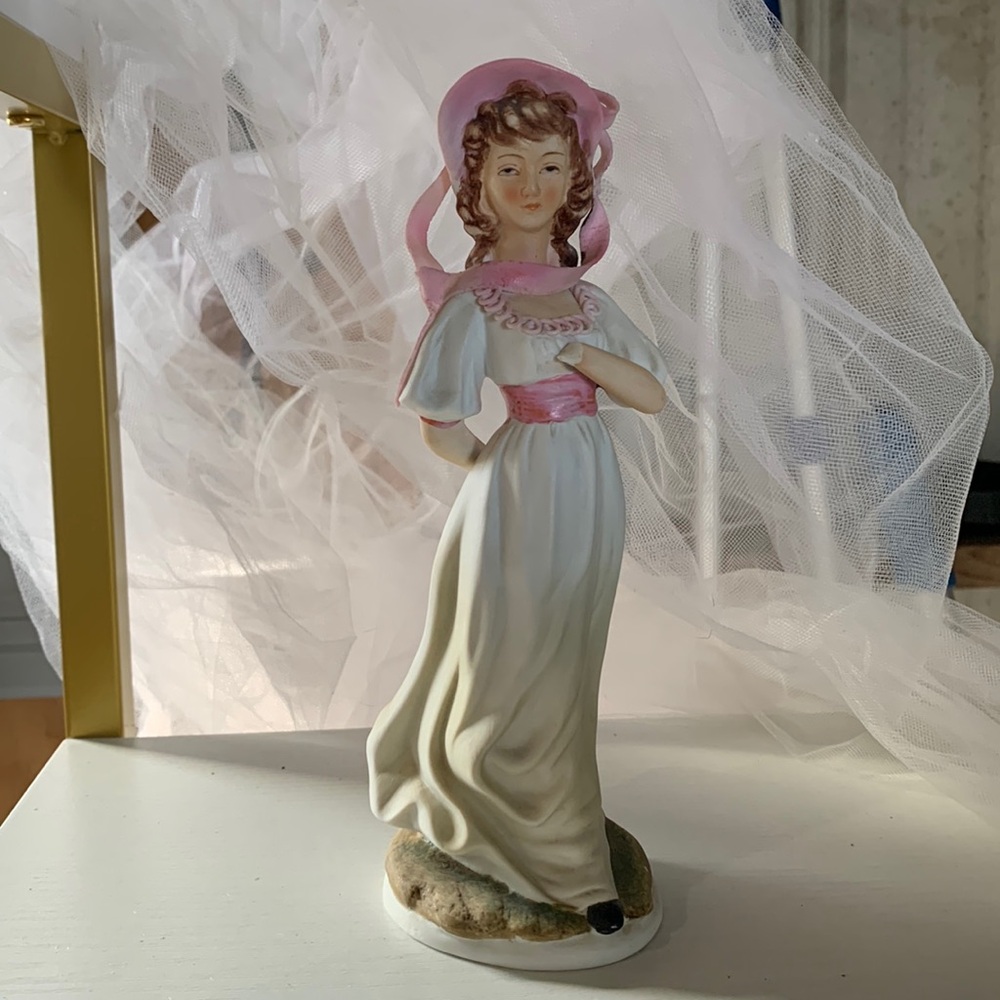 Pinkie ceramic  figurine